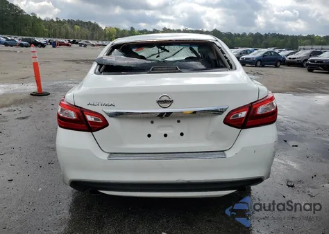 2017 Nissan Altima 2.5 z USA, uszkodzony, nr VIN 1N4AL3AP4HC242895